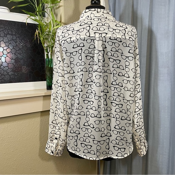 Sheer chiffon blouse with eyeglass pattern - Picture 5 of 8